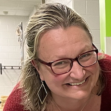 Photo of Elise Logemann, smiling