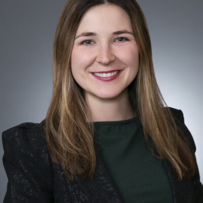 Headshot photo of Shannon Long smiling